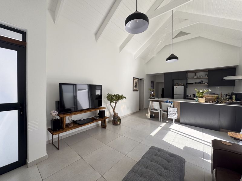 Looking to slow down and enjoy easy, secure living? - Photo 5