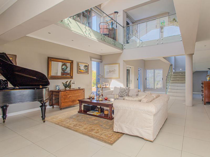 Quality throughout. - Photo 9