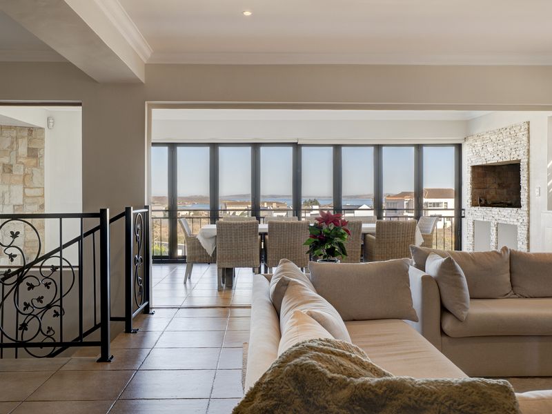 Executive Lagoon-View Home in Prestigious Location - Photo 8