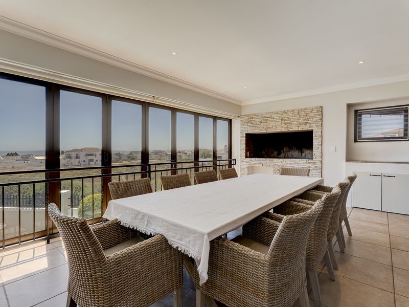 Executive Lagoon-View Home in Prestigious Location - Photo 9