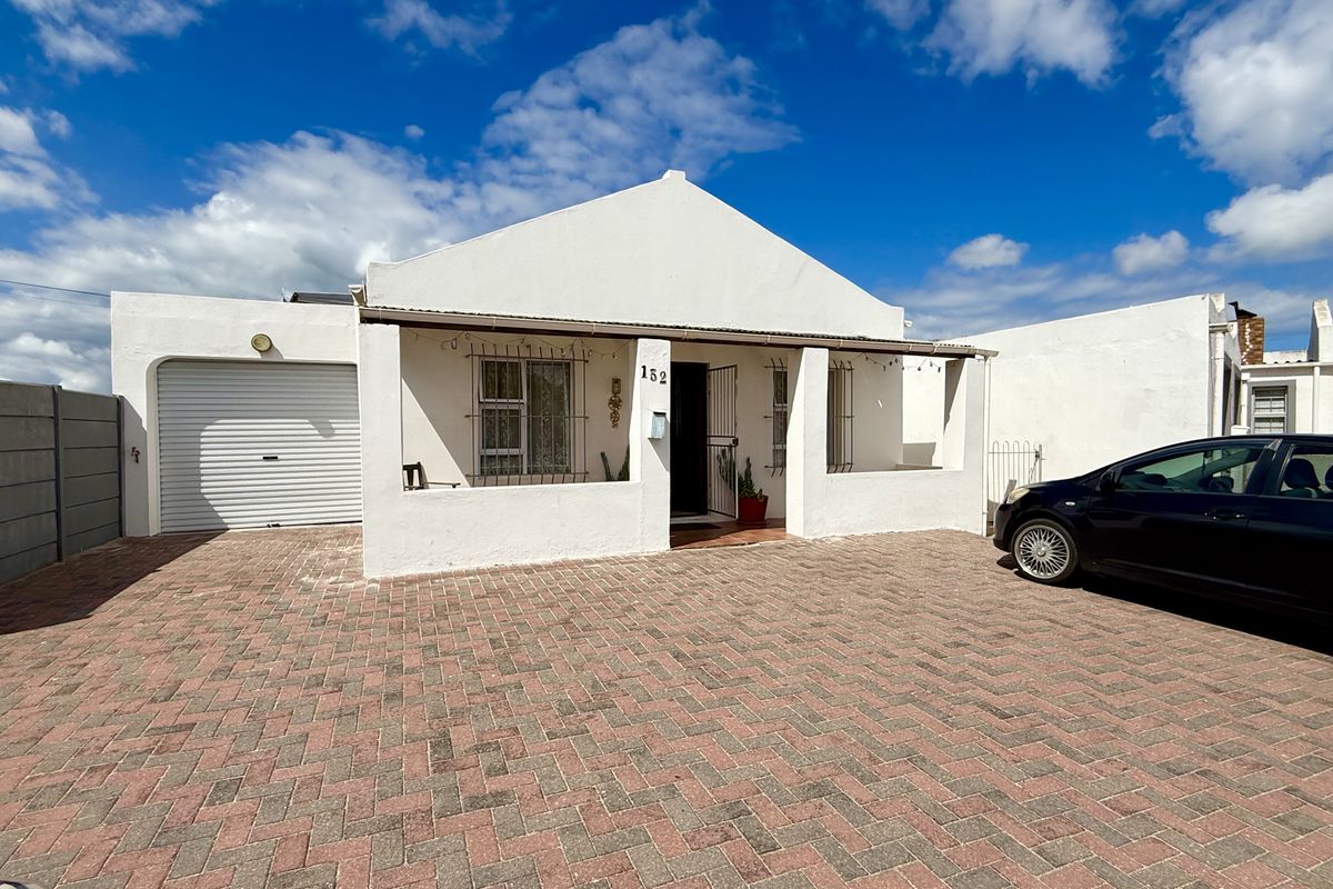 NEW RELEASE - just metres from the waters edge - Photo 2