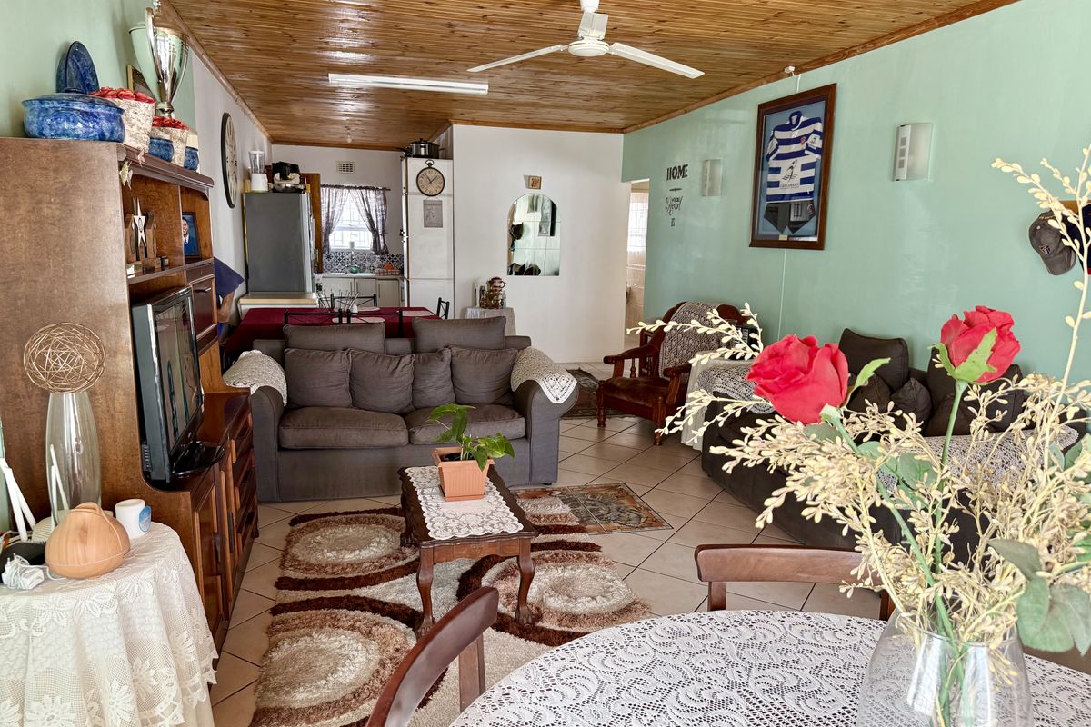 NEW RELEASE - just metres from the waters edge - Photo 4