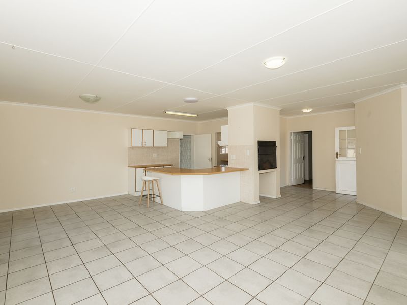 Prime Corner Property  | Quiet Suburban Living  |  Space, Privacy & Future Potential - Photo 10