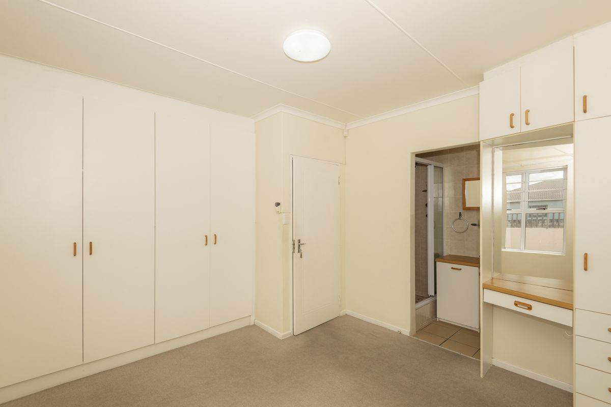 Prime Corner Property  | Quiet Suburban Living  |  Space, Privacy & Future Potential - Photo 5