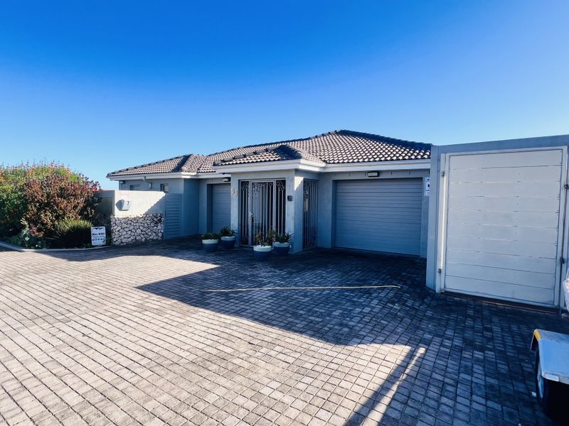 Family Home Located Close to Shark Bay - Photo 2