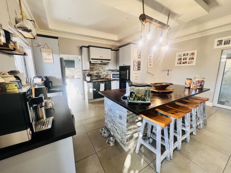 Family Home Located Close to Shark Bay - Photo 5