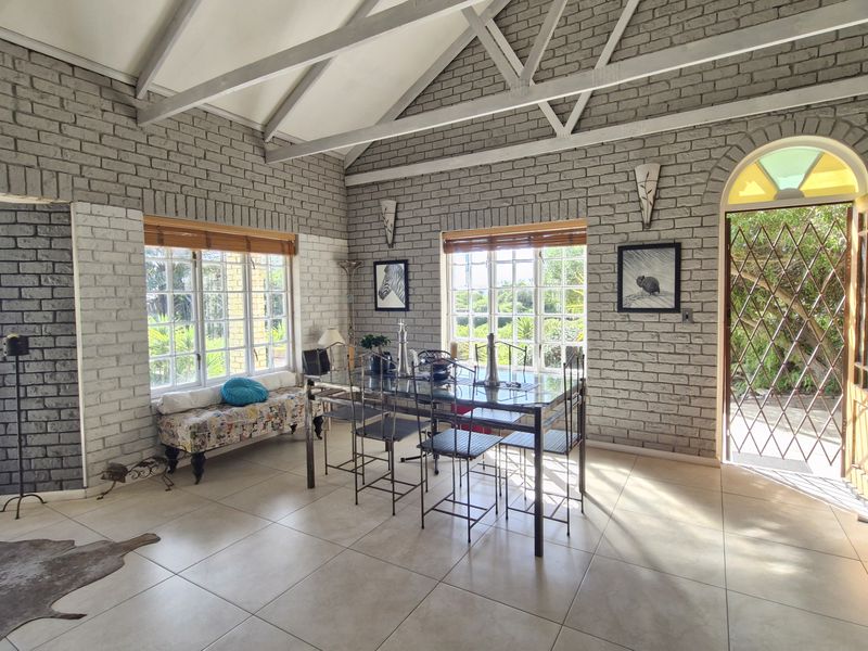 Spacious Facebrick Home with Flatlet in Cul-de-Sac - Photo 7