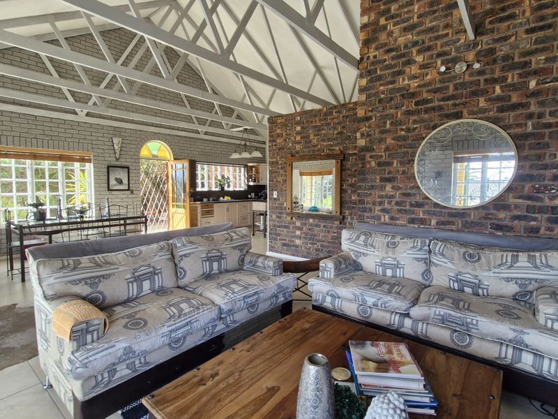 Spacious Facebrick Home with Flatlet in Cul-de-Sac - Photo 3