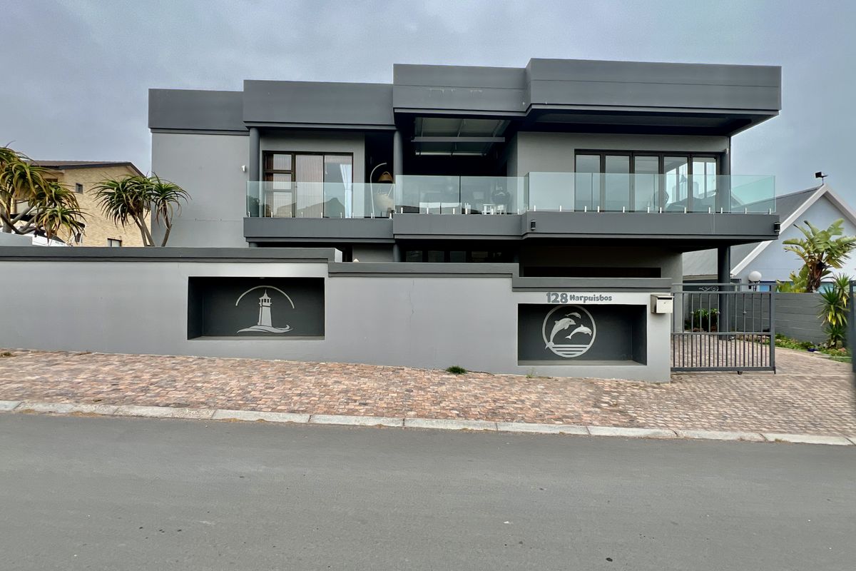 North Facing Family Home with Flatlet in Myburgh Park - Photo 2