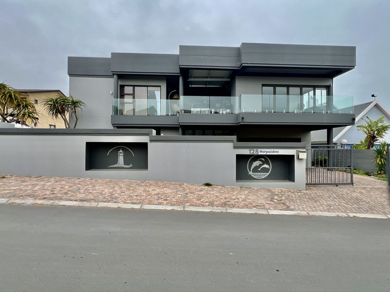 North Facing Family Home with Flatlet in Myburgh Park - Photo 2