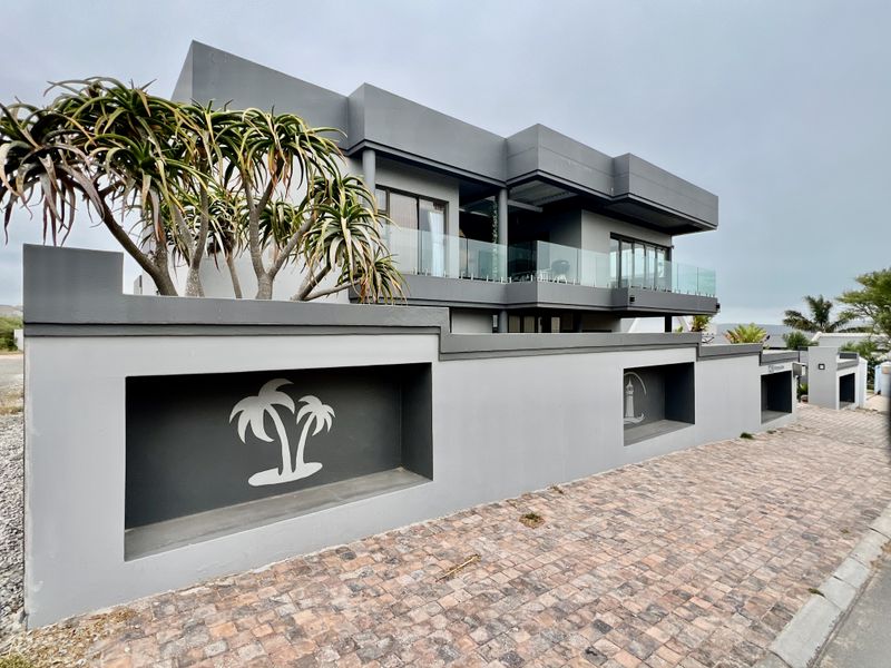 North Facing Family Home with Flatlet in Myburgh Park - Photo 3