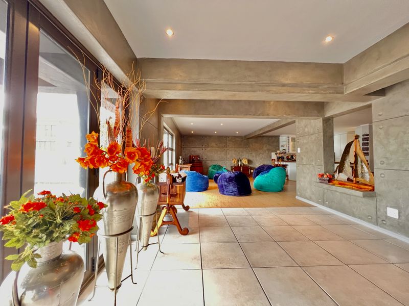 North Facing Family Home with Flatlet in Myburgh Park - Photo 9