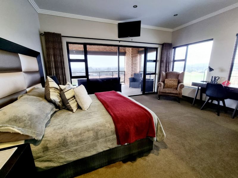 4 Bedroom spectacular home for sale - Photo 7