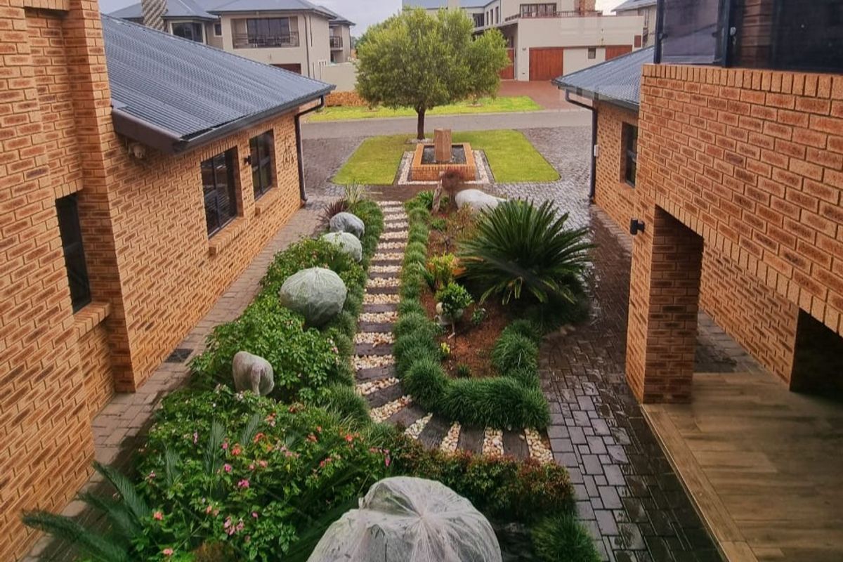 4 Bedroom spectacular home for sale - Photo 3