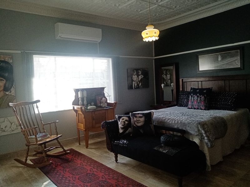 Charming Newly Renovated Home with Modern Touches! - Photo 6