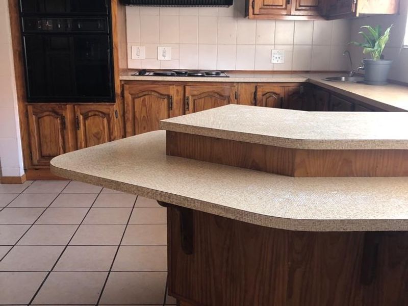 Family home in sought after area For Sale! - Photo 8