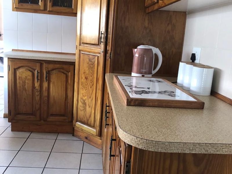 Family home in sought after area For Sale! - Photo 7