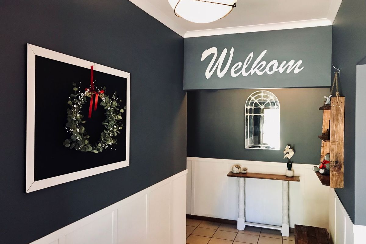 Family home in sought after area For Sale! - Photo 2