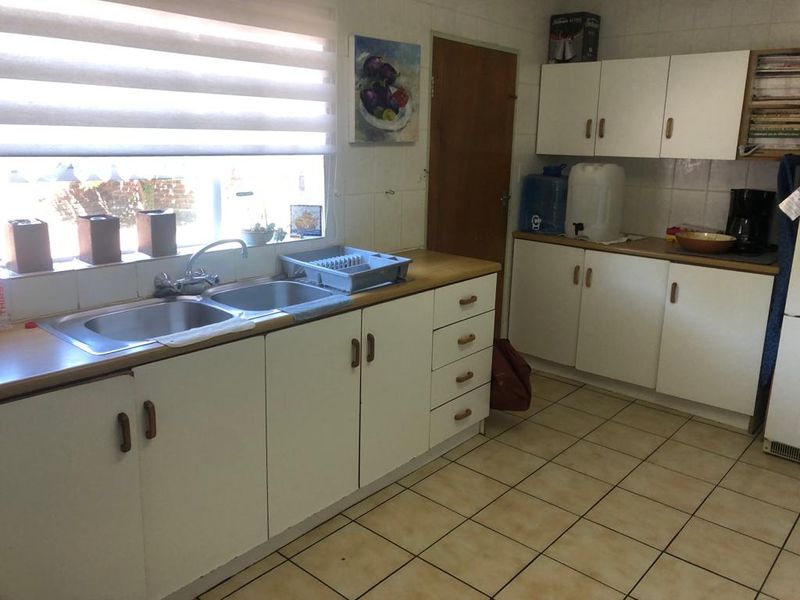 Spacious, Secure Townhouse! - Photo 5