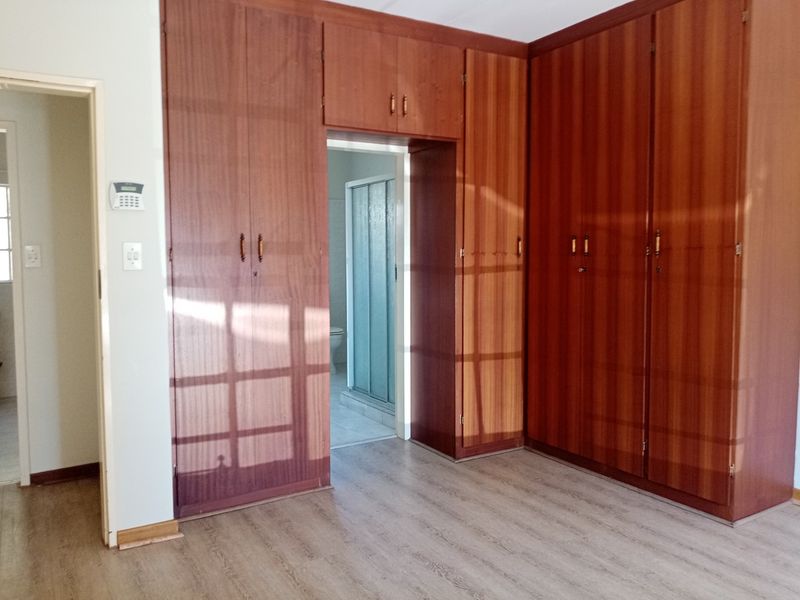 Low maintenance facebrick townhouse For Sale! - Photo 9