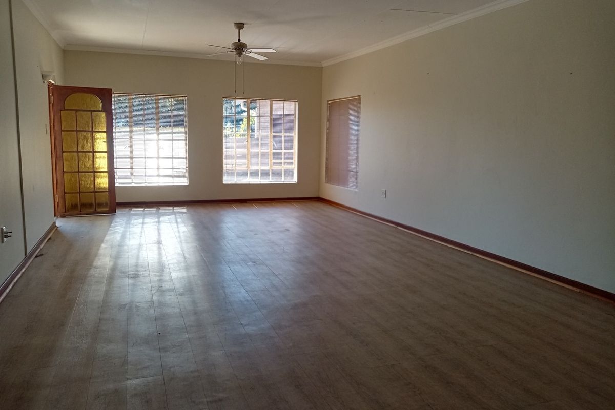 Low maintenance facebrick townhouse For Sale! - Photo 4