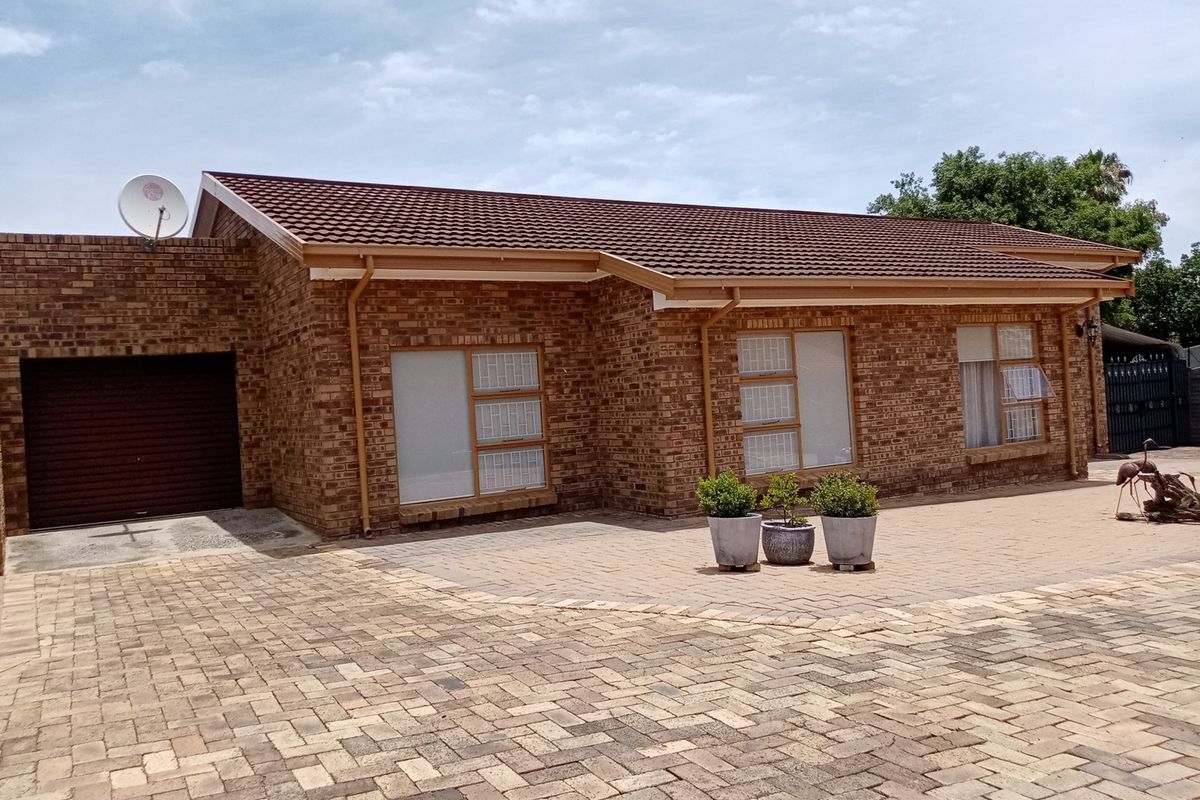 Spacious Riverside Townhouse with Solar Power - Photo 2