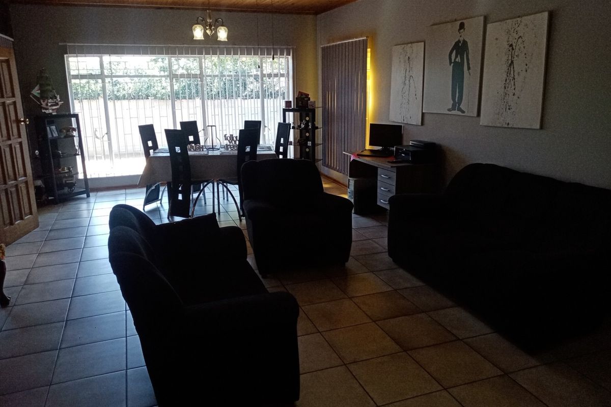 Townhouse for sale!  Walking distance from schools - Photo 4