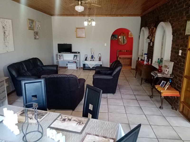 Townhouse for sale!  Walking distance from schools - Photo 5