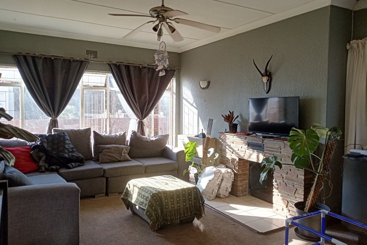 House For Sale In Parys - Photo 5