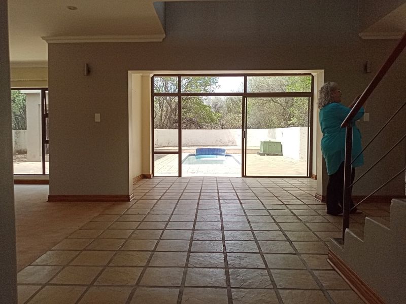 Gated Estate For Sale In Parys - Photo 2