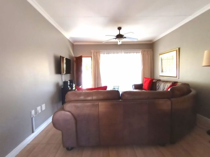 Immaculate 2-Bedroom Townhouse in Sought-After Complex  For Sale!! - Photo 8