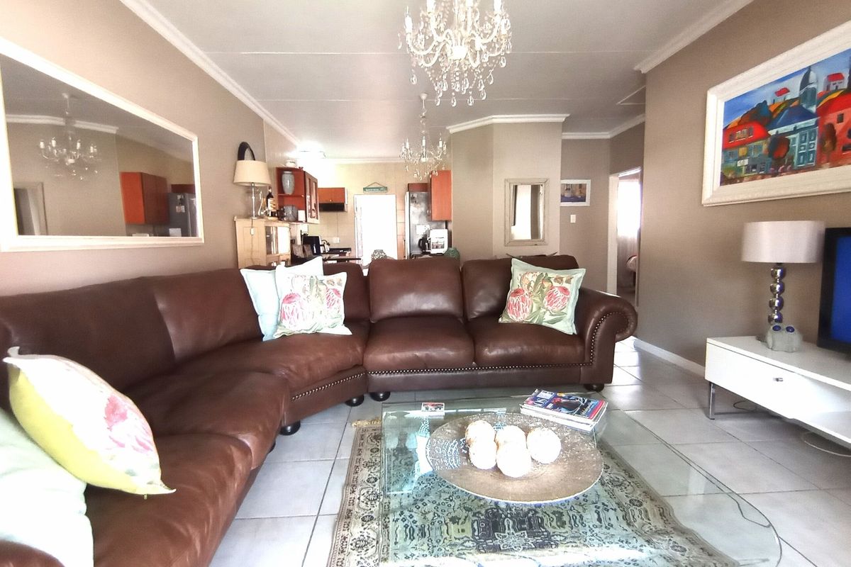 Prestine 2-Bedroom Townhouse in Sought-After Complex For Sale! - Photo 3