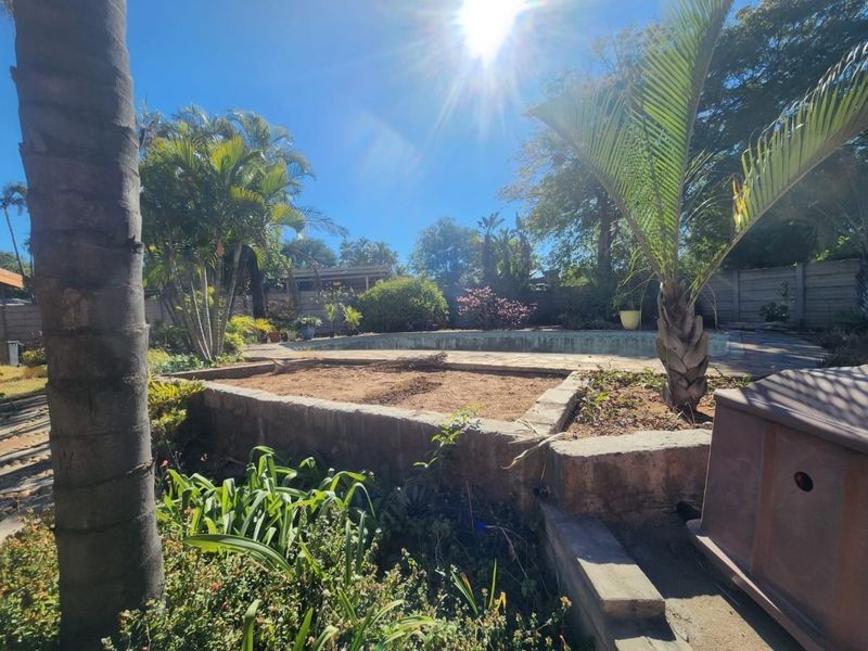 COMFORTABLE OLD STYLE HOME PERFECT FOR LOTS OF ACCOMMODATION - Photo 4