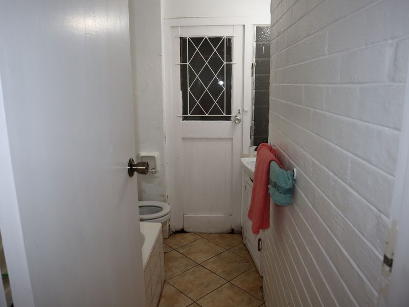 WHY RENT WHEN YOU CAN OWN THIS AFFORDABLE 1 BED SIMPLEX - Photo 10