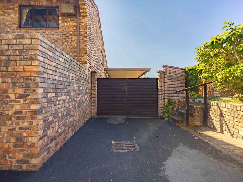 Townhouse For Sale In Pinetown - Photo 8