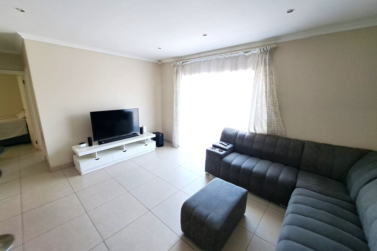 Apartment For Sale In Kloof - Photo 5