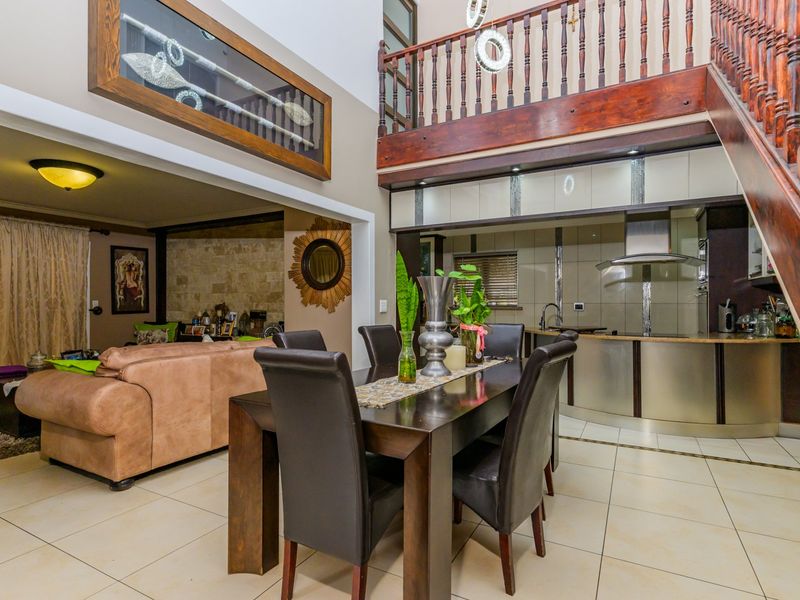 Spacious Double-Storey Family Home with Income-Generating Flatlet - Photo 5