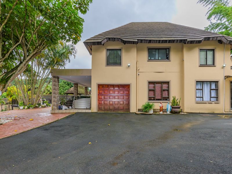 Spacious Double-Storey Family Home with Income-Generating Flatlet - Photo 4