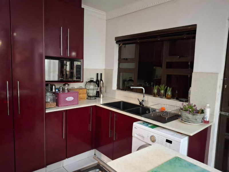 House For Sale In Pinetown - Photo 2