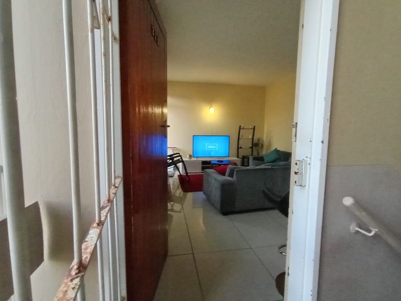 Apartment For Sale In Pinetown - Photo 8
