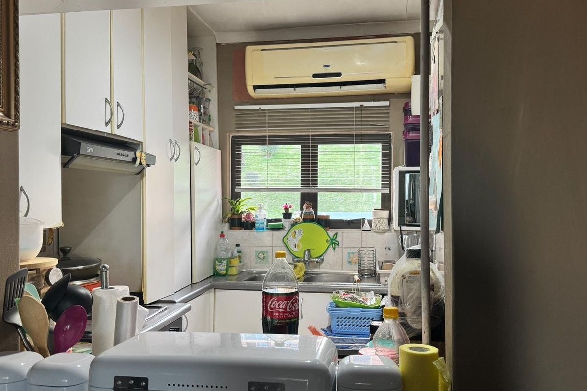 Flat For Sale In Pinetown - Photo 4