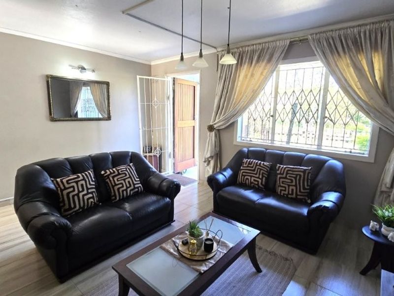 Townhouse For Sale In Pinetown - Photo 6