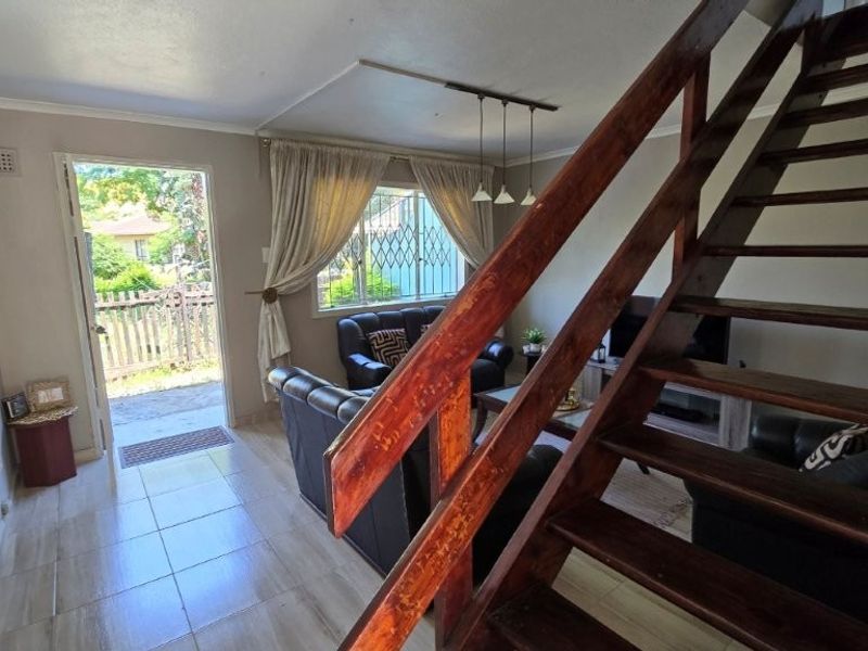 Townhouse For Sale In Pinetown - Photo 8