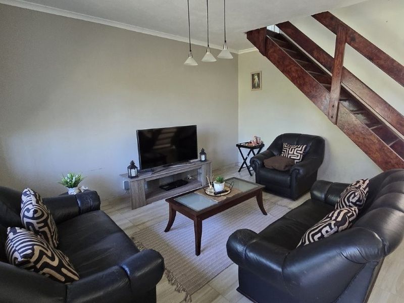 Townhouse For Sale In Pinetown - Photo 5