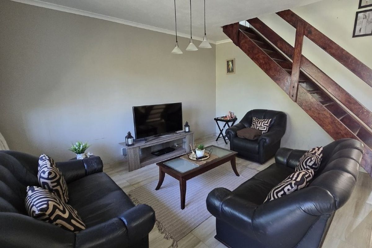 Townhouse For Sale In Pinetown - Photo 5