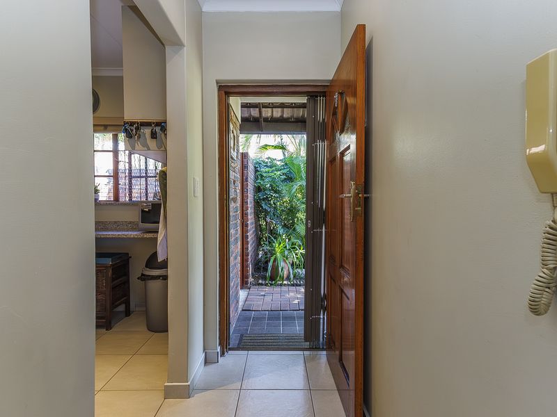 Yor Dream Home Awaits, Private and Secure Townhouse For sale in Hatton Estate, Pinetown - Photo 4