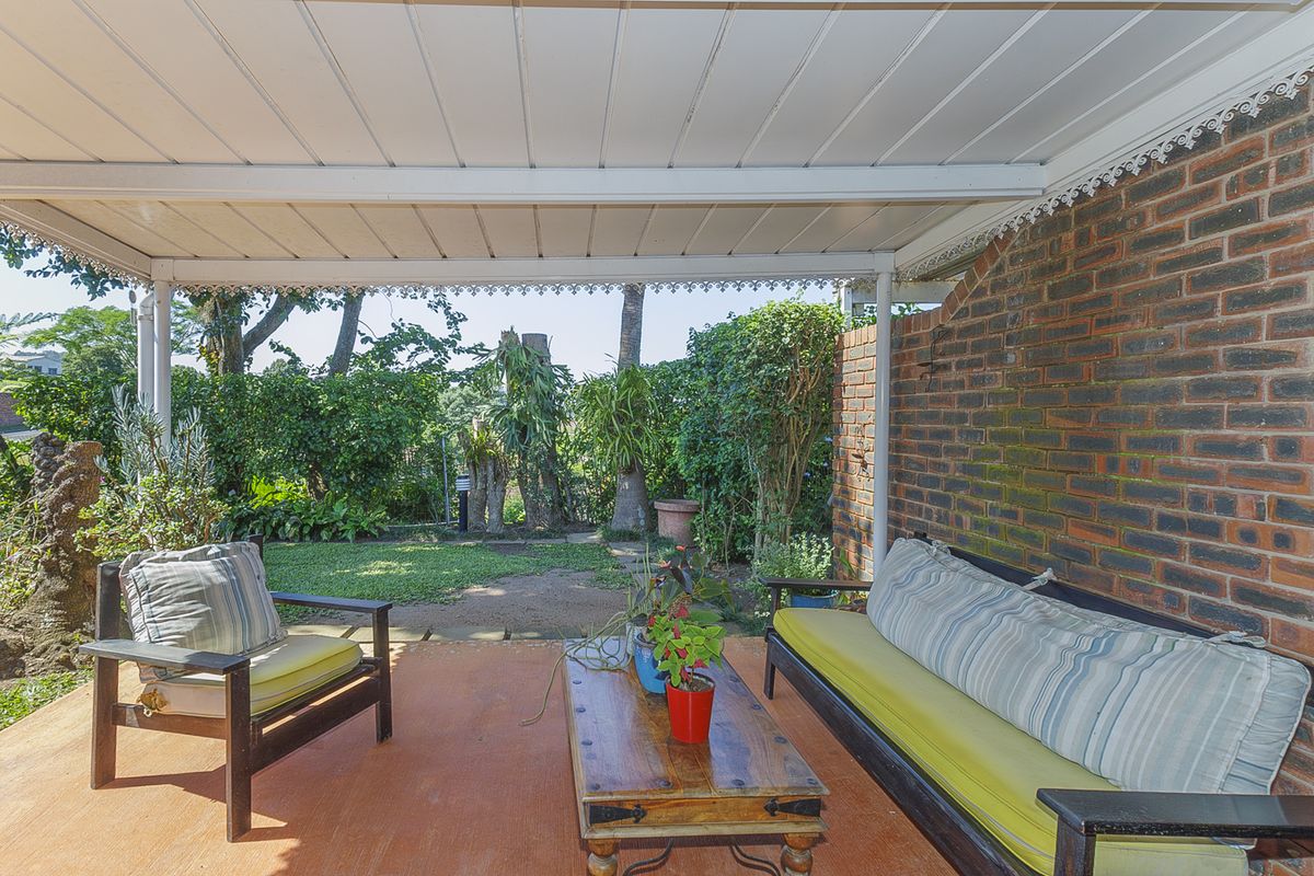 Private and Secure Townhouse For sale in Hatton Estate - Photo 4