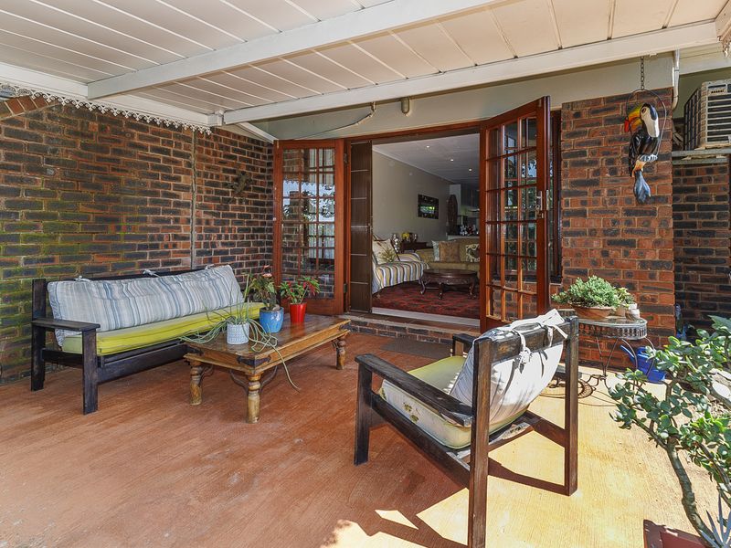 Private and Secure Townhouse For sale in Hatton Estate - Photo 5