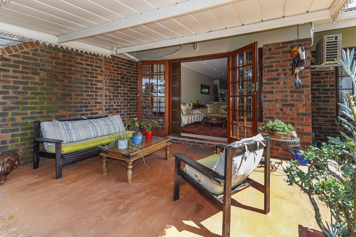 Private and Secure Townhouse For sale in Hatton Estate - Photo 5