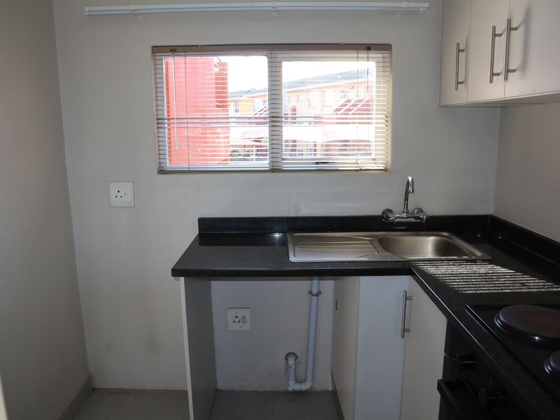 A CUT ABOVE THE REST, EVERYTHING IS DONE, JUST MOVE IN AN UNPACK! - Photo 5